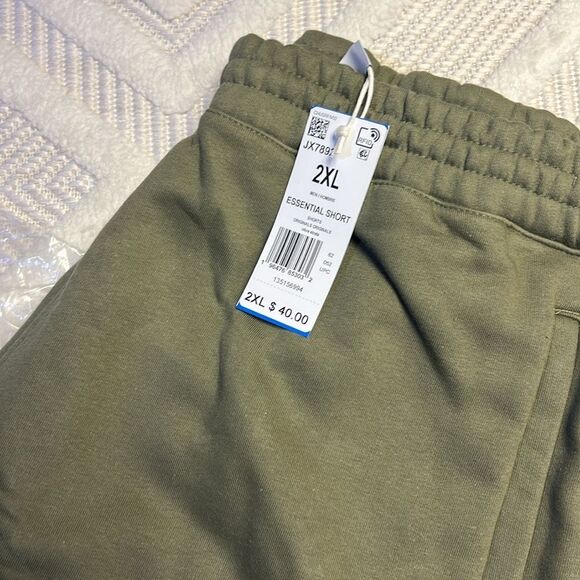 ADIDAS - Essential Shorts in Olive - Picture 2 of 4